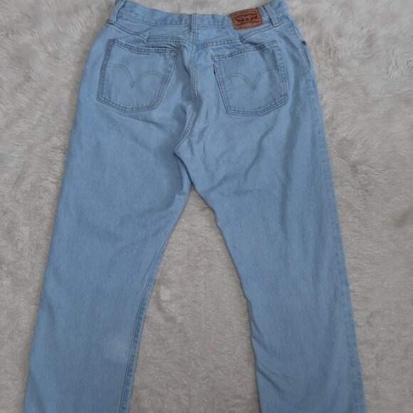 Vintage Levi's 501 Man's Blue Light Wash Fly Buttons Straight Legs Denim Jeans - Picture 4 of 11